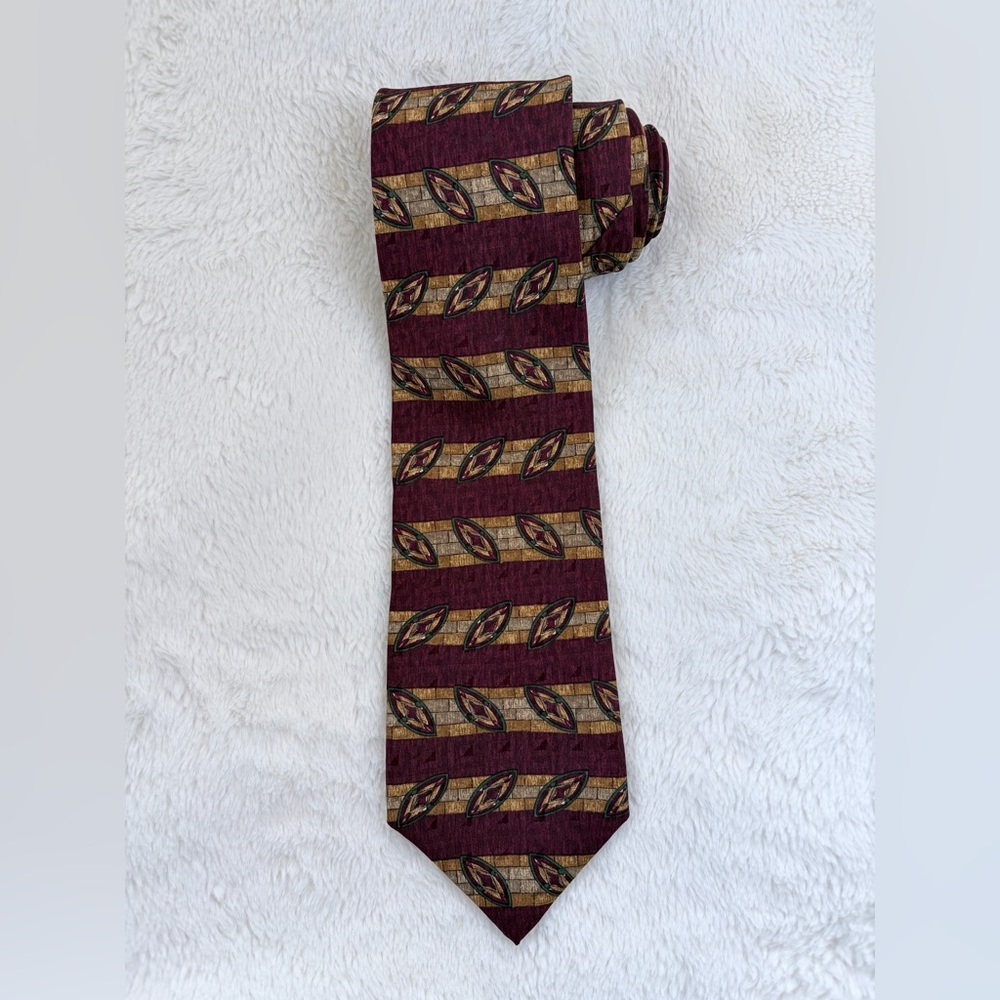 Classic Burgundy and Gold Patterned Men's Tom James Tie